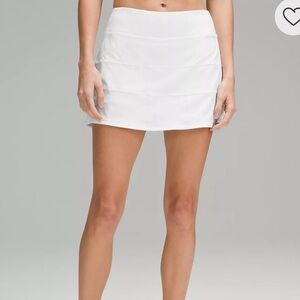 Lululemon Pace Rival mid-rise skirt in white, sz 8